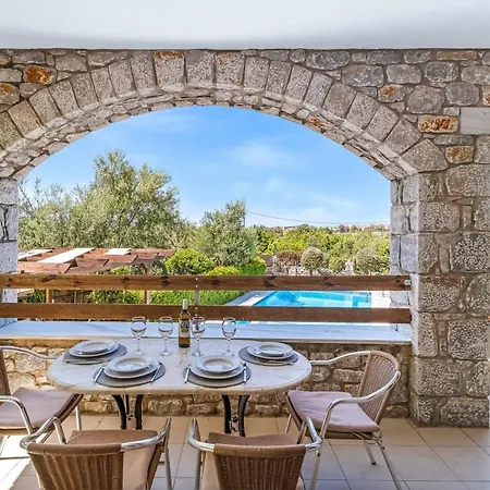 Epavlis Villa Methoni (Messenia)